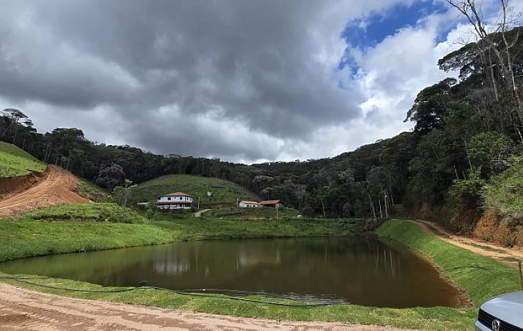 Terreno em Pedra Azul Oportunidade 200.000 m�