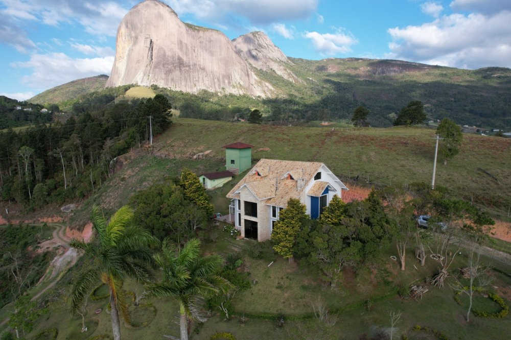Casa Triplex - Venda - Rota do Largato - Pedra Azul - ES